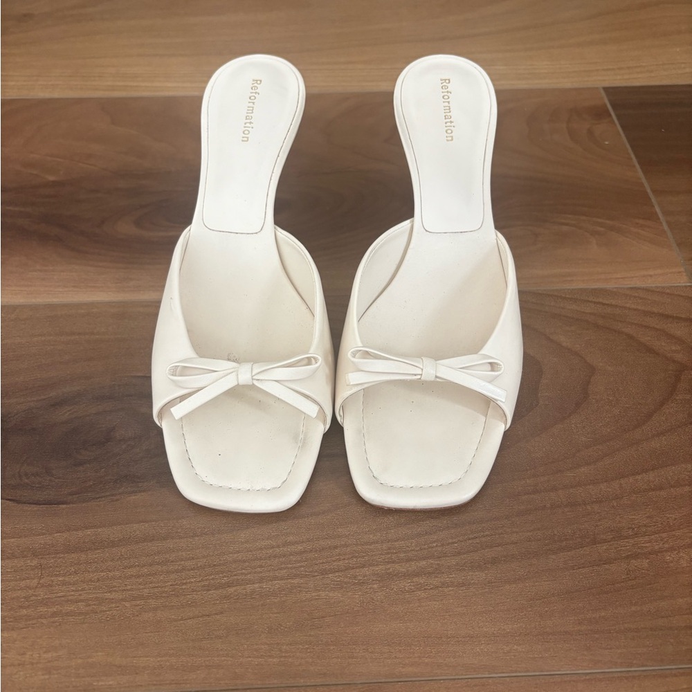 Reformation Cream Bow Slide Sandals